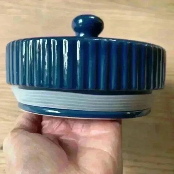 Christmas/Holiday Let It Snow Stoneware Canister Jar From SCM Home - Picture 5 of 8